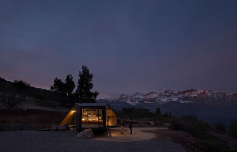 A mountain refuge in the Andes by IA Architects